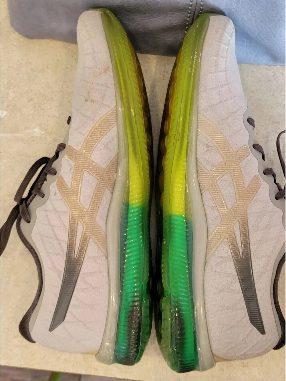 Asics Gel-Quantum Infinity Running Shoe Grey w/ Green Yellow Accent US Men's 8.5